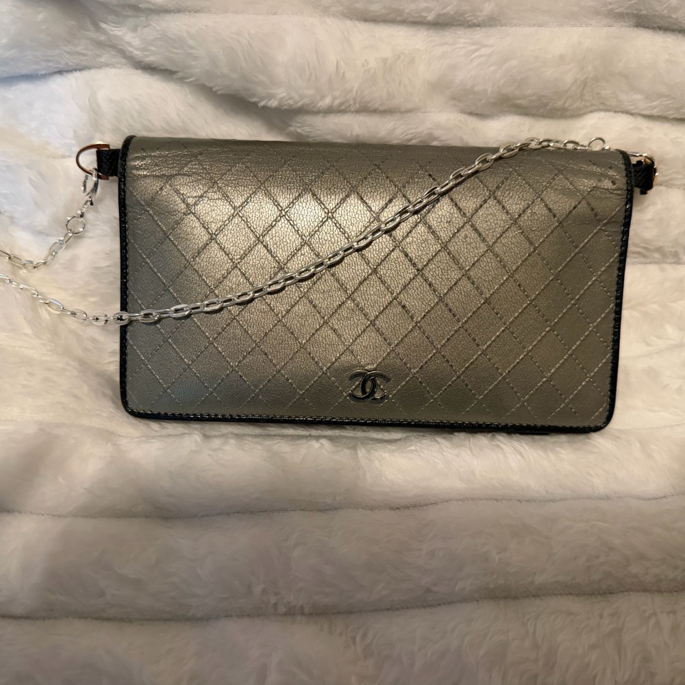 CHANEL Metallic Quilted Silver Crossbody Wallet-on-Chain